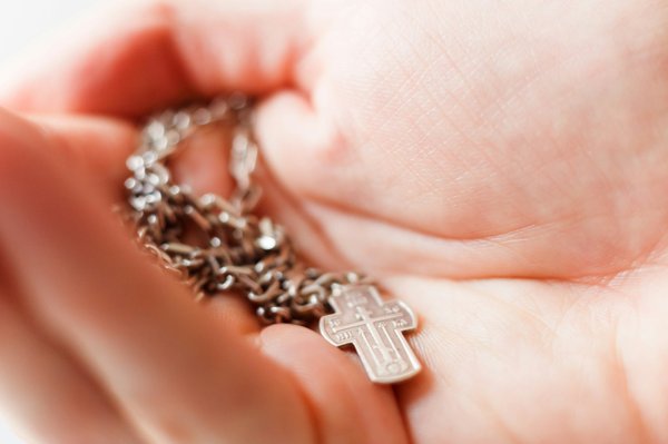 La beauté spirituelle de la croix en or avec le christ