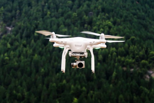 Comment devenir un expert en réparation de drones civils?