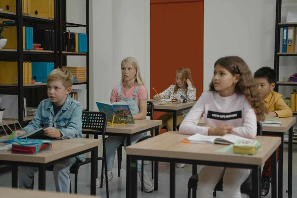 Quels sont les meilleurs jeux pour apprendre l'histoire locale aux enfants?